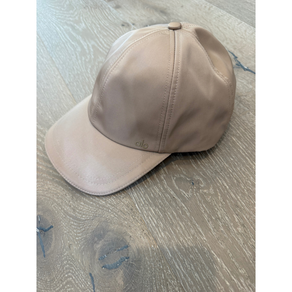 Alo Yoga Accessories - Alo Yoga Baseball Cap